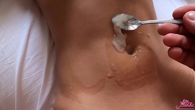 गहिरो ब्लोजब र भावुक सेक्स क्लोज-अप - वीर्य खाएको